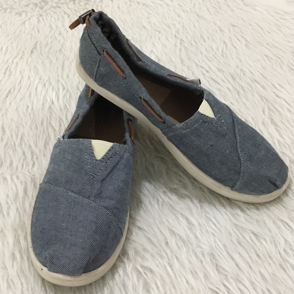 Toms girls blue denim slip on shoes comfy shoes size 6y - Picture 1 of 4